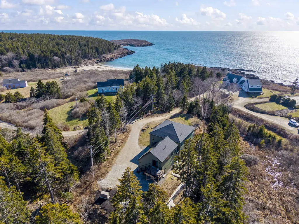 27 Seacrest Circle Phippsburg ME 04562