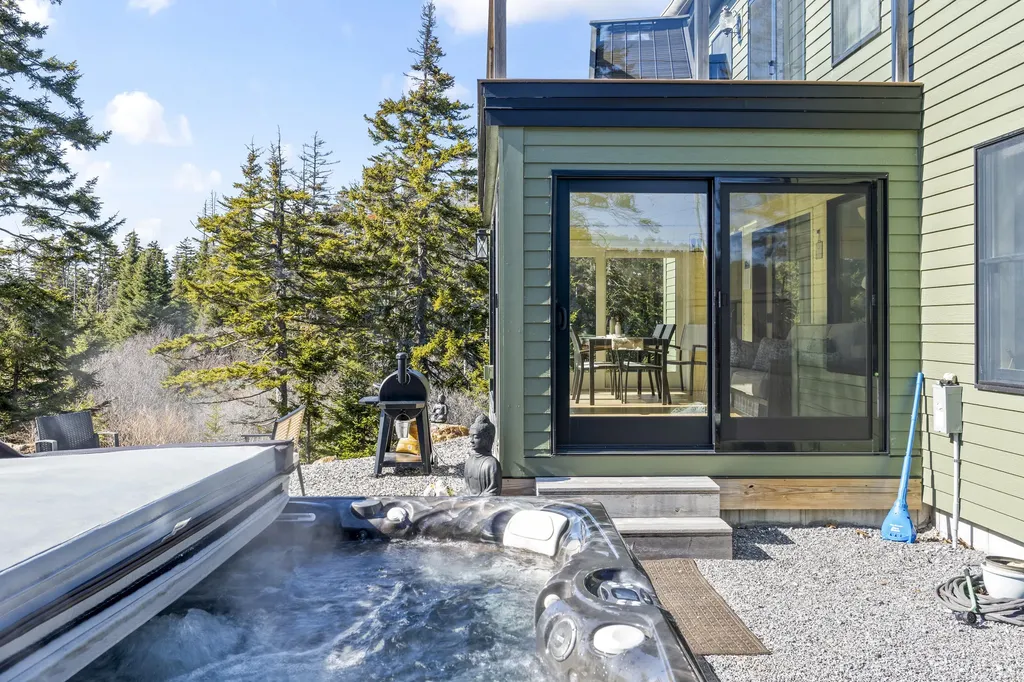 27 Seacrest Circle Phippsburg ME 04562