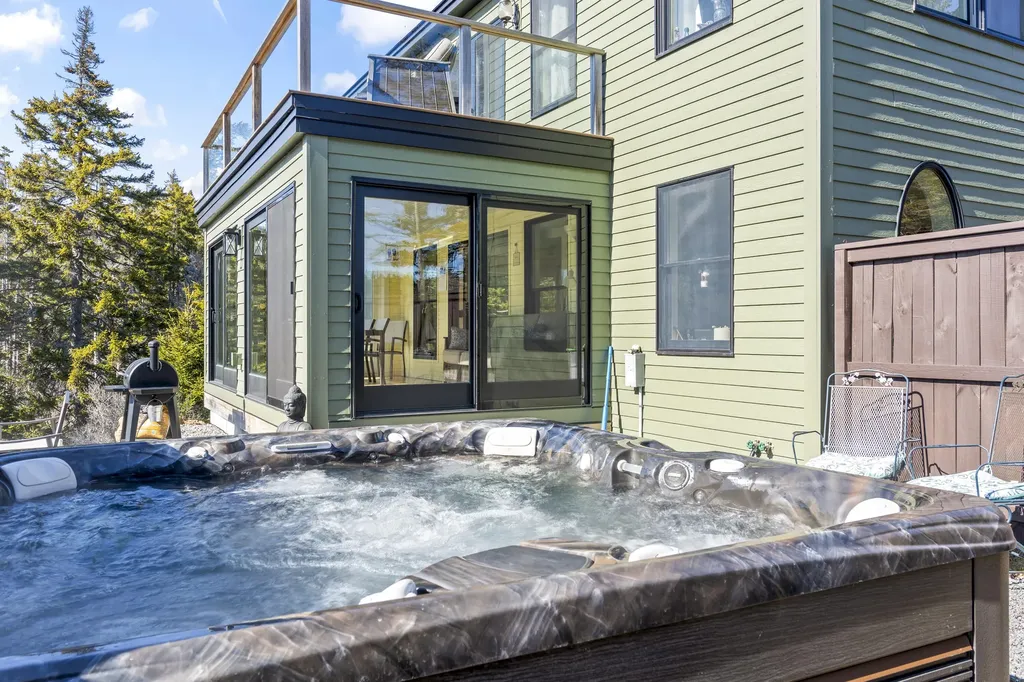 27 Seacrest Circle Phippsburg ME 04562