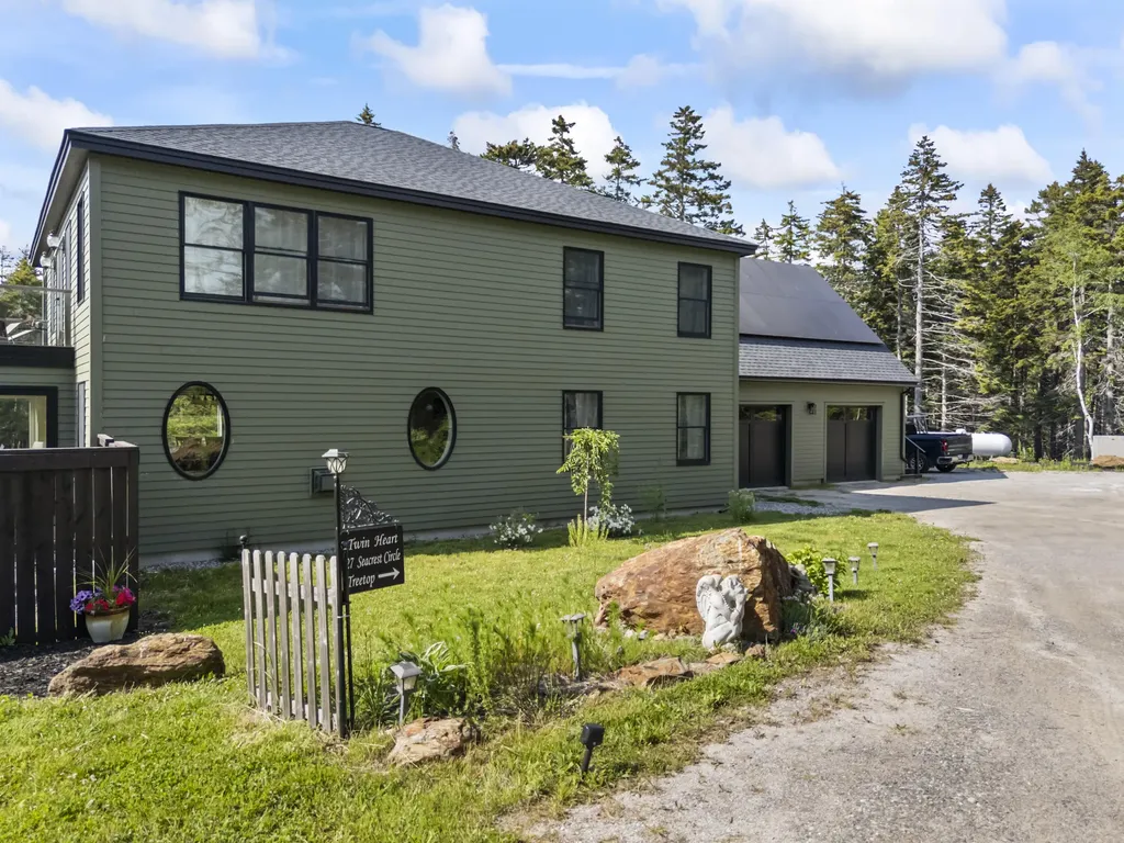 27 Seacrest Circle Phippsburg ME 04562