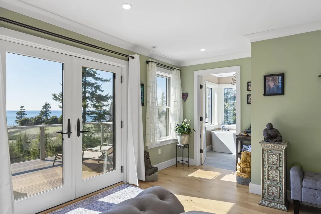 27 Seacrest Circle Phippsburg ME 04562