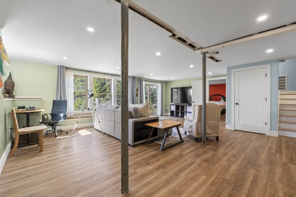 27 Seacrest Circle Phippsburg ME 04562