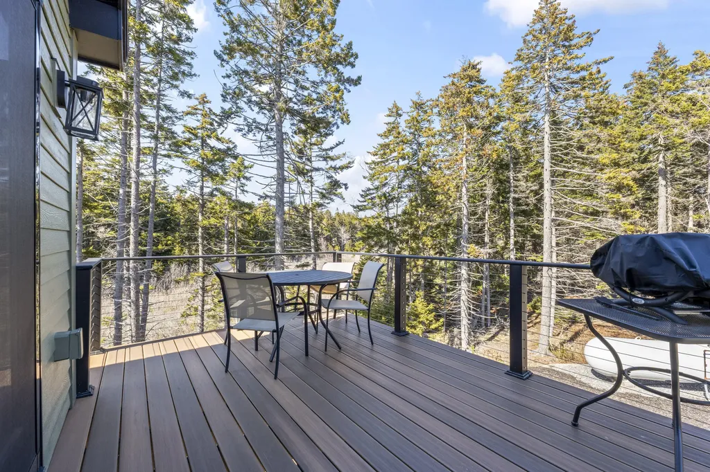 27 Seacrest Circle Phippsburg ME 04562
