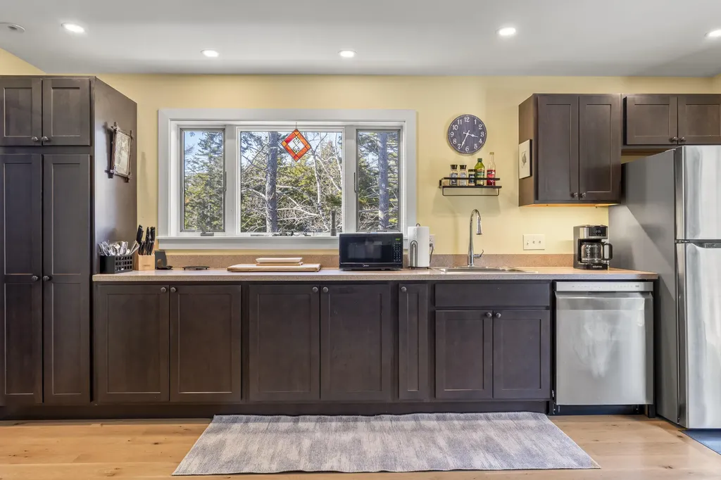 27 Seacrest Circle Phippsburg ME 04562