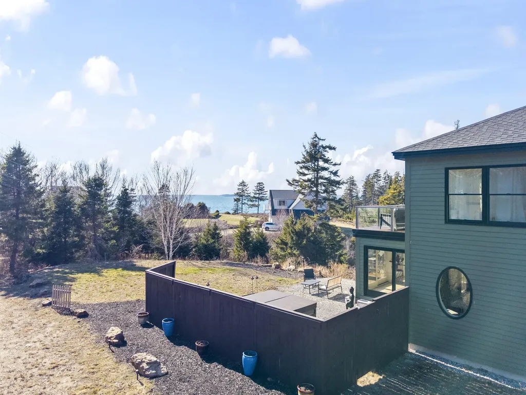 27 Seacrest Circle Phippsburg ME 04562