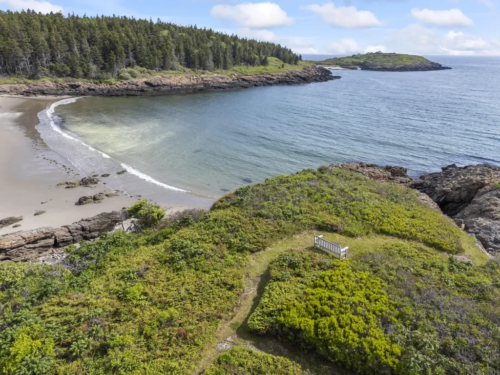 27 Seacrest Circle Phippsburg ME 04562