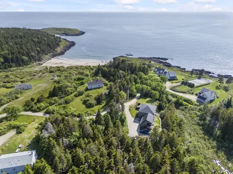 27 Seacrest Circle Phippsburg ME 04562