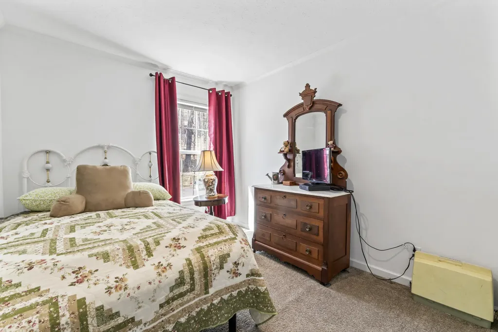 25 Birch Street Winthrop ME 04364