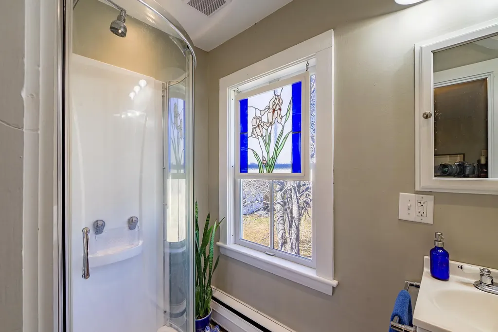 36 Hathorne Point Road Cushing ME 04563