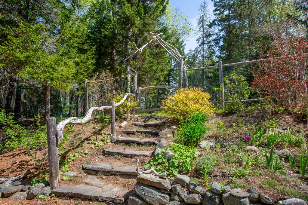 1317 Trim Lane Islesboro ME 04848