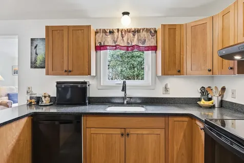 84 Willow Grove Road Brunswick ME 04011