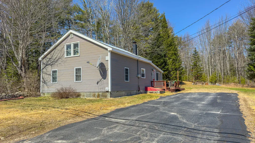 513 S High Street Bridgton ME 04009