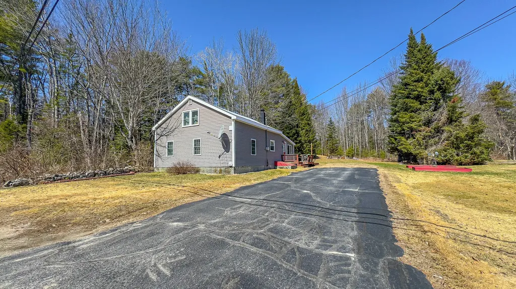 513 S High Street Bridgton ME 04009