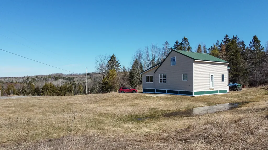 643 Averill Road Prentiss Twp T7 R3 Nbpp ME 04487