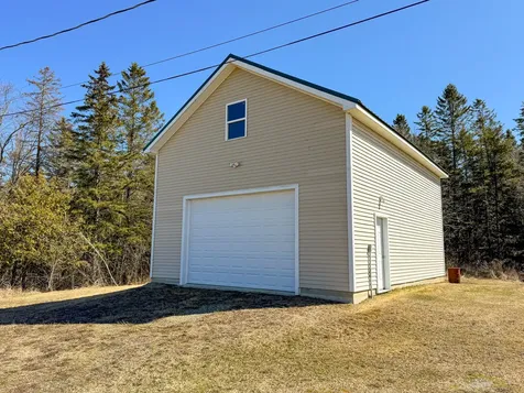 643 Averill Road Prentiss Twp T7 R3 NBPP ME 04487