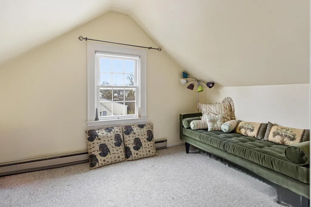 12 Reg Roc Road Falmouth ME 04105