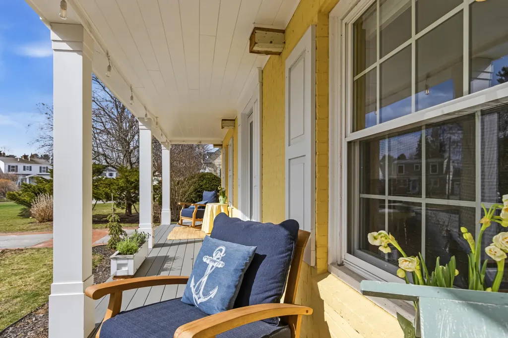 12 Reg Roc Road Falmouth ME 04105