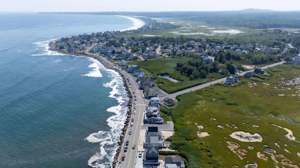 371 Webhannet Drive Wells ME 04090