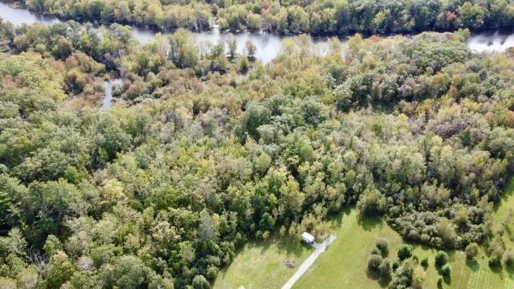 112 River Road Detroit ME 04929