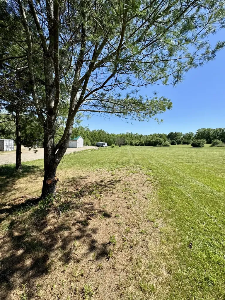 112 River Road Detroit ME 04929