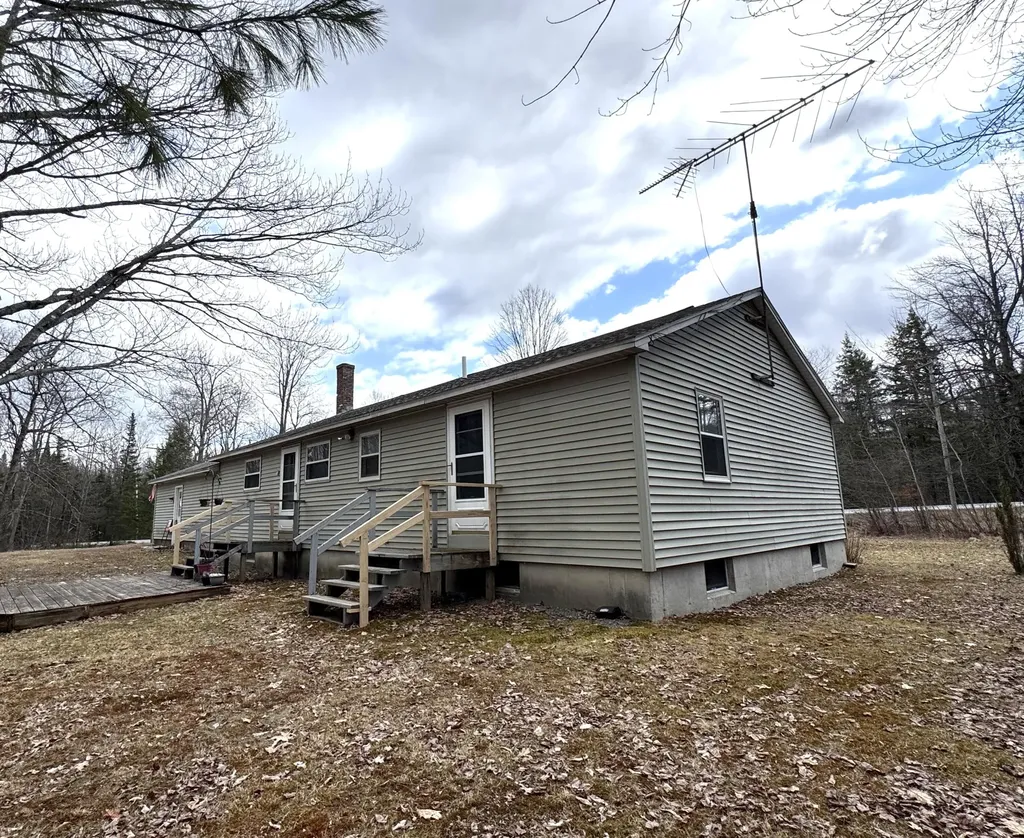 661 Mercer Road Norridgewock ME 04957