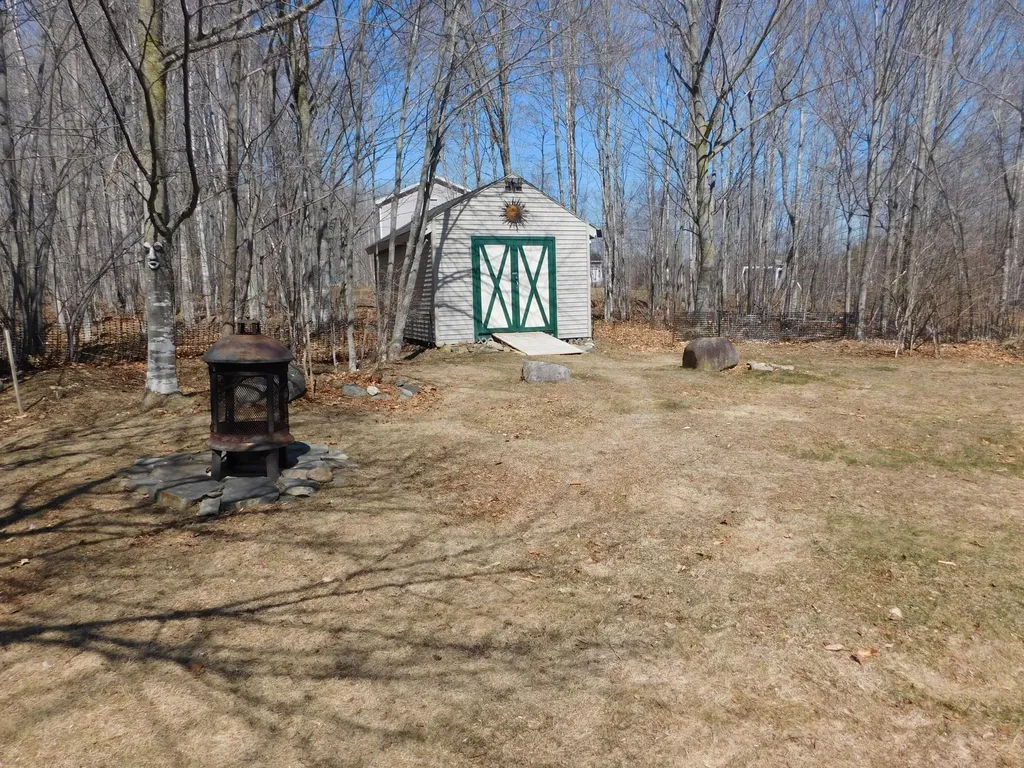 10 Bruce Road Corinth ME 04427