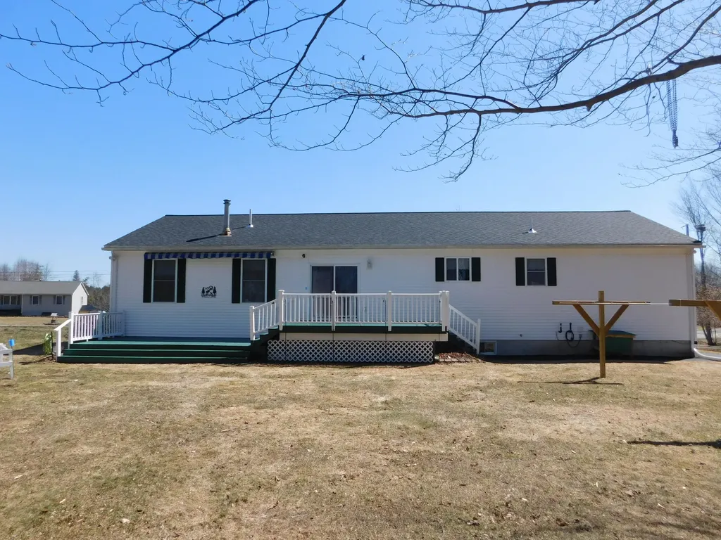 10 Bruce Road Corinth ME 04427