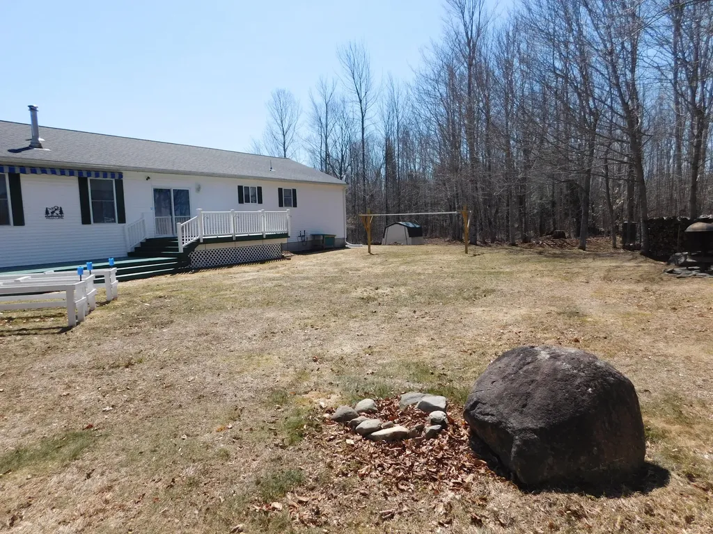 10 Bruce Road Corinth ME 04427
