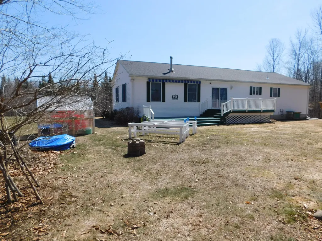 10 Bruce Road Corinth ME 04427