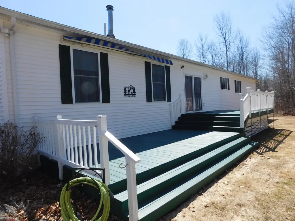 10 Bruce Road Corinth ME 04427