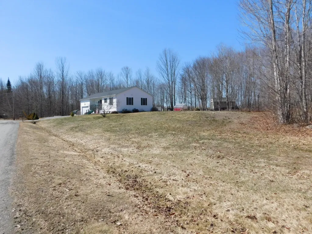 10 Bruce Road Corinth ME 04427