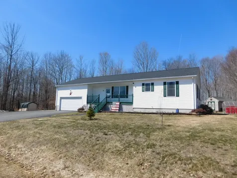 10 Bruce Road Corinth ME 04427