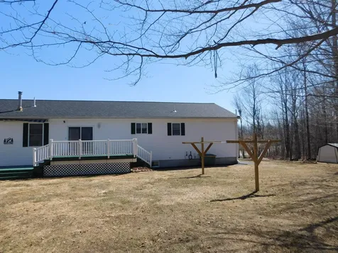 10 Bruce Road Corinth ME 04427
