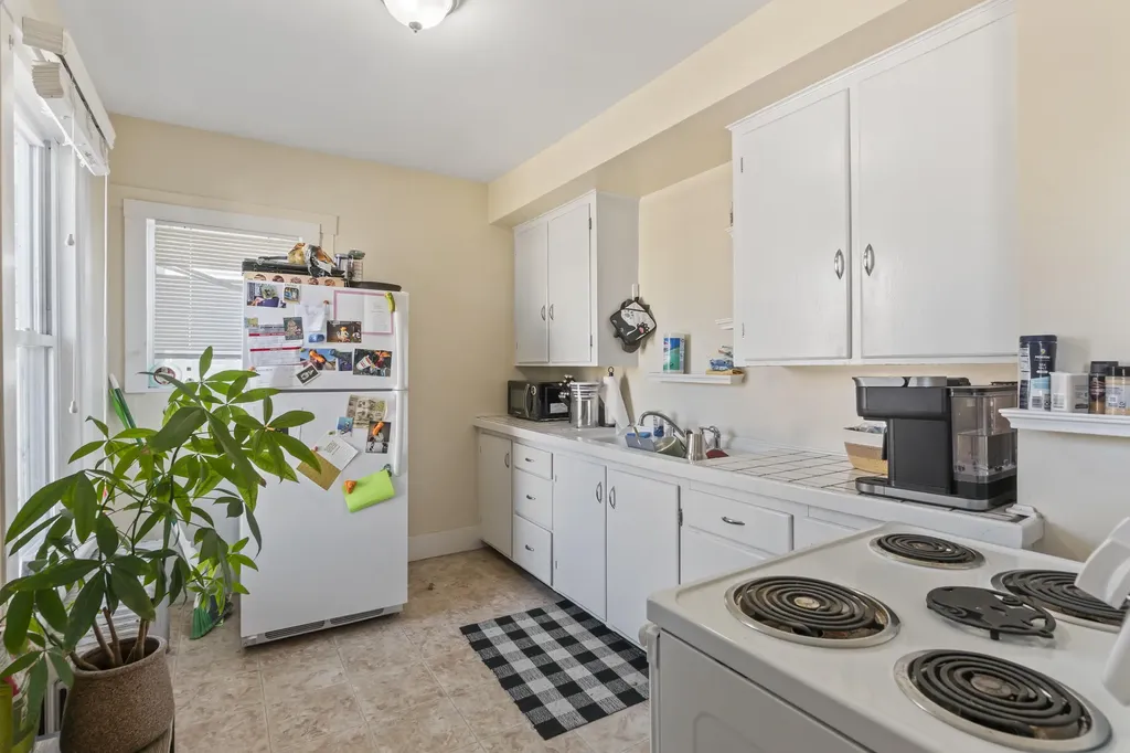 14 Swan Street Augusta ME 04330