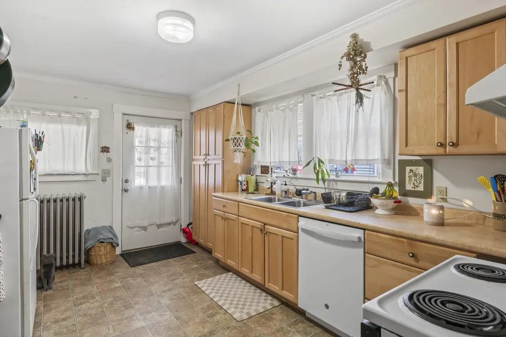14 Swan Street Augusta ME 04330