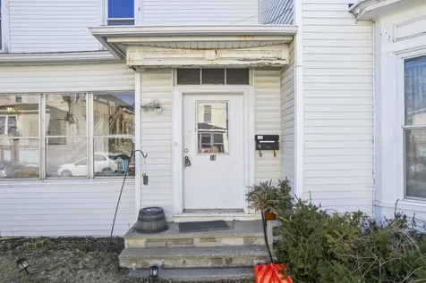14 Swan Street Augusta ME 04330