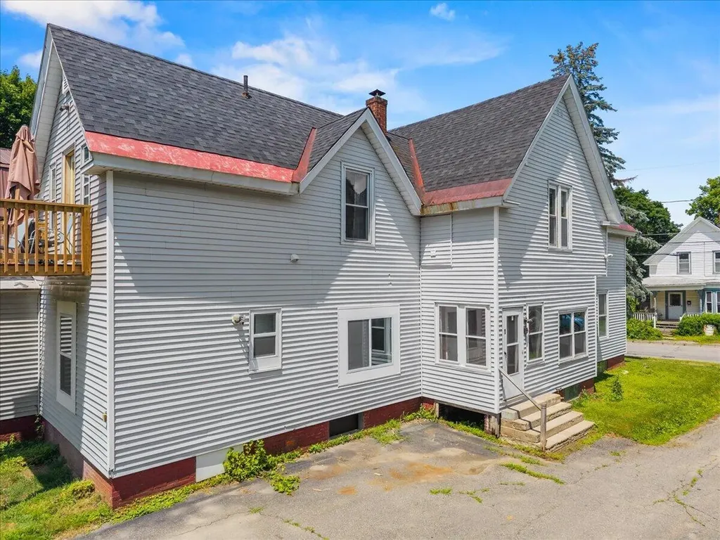 22 Ash Street Waterville ME 04901