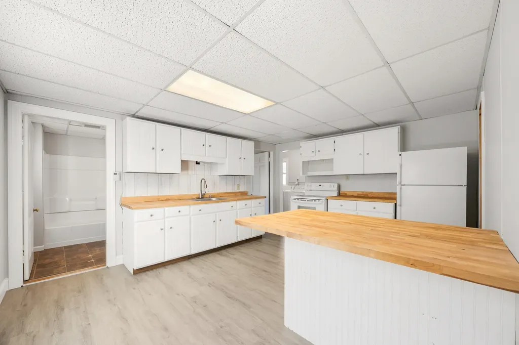22 Ash Street Waterville ME 04901