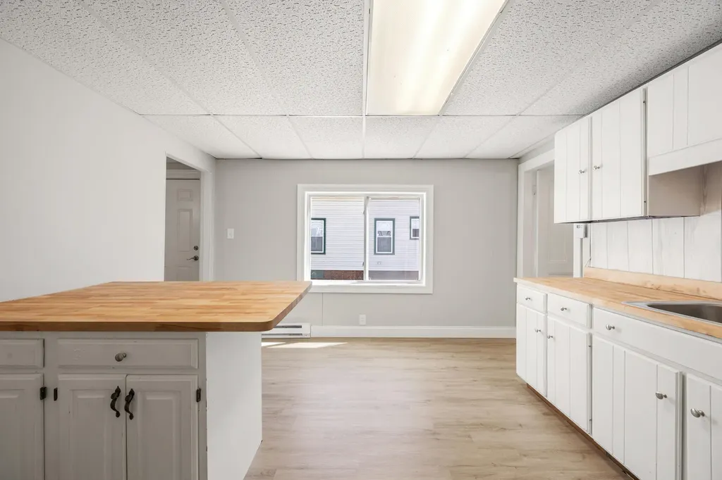 22 Ash Street Waterville ME 04901