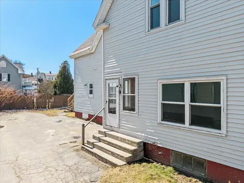 22 Ash Street Waterville ME 04901