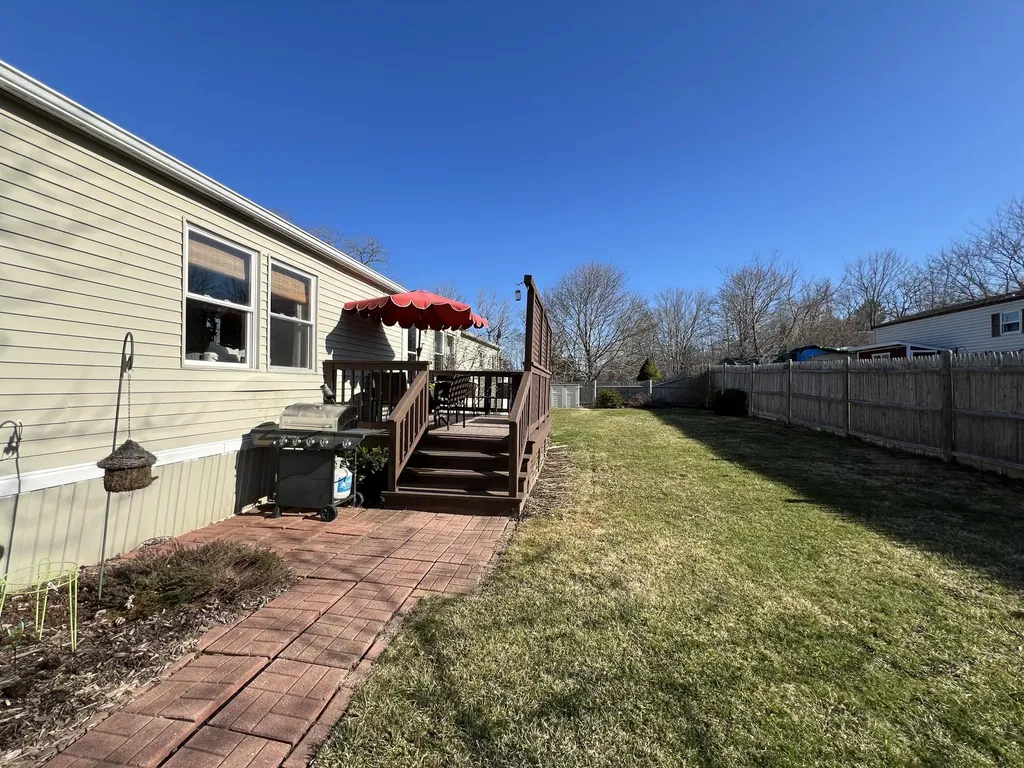 15 Marks Lane Rockland ME 04841