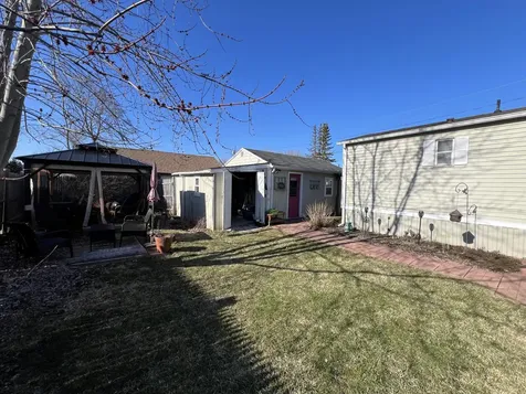 15 Marks Lane Rockland ME 04841