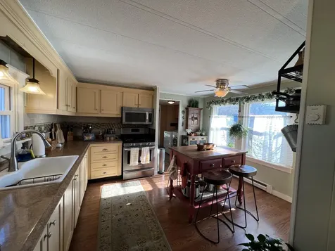 15 Marks Lane Rockland ME 04841