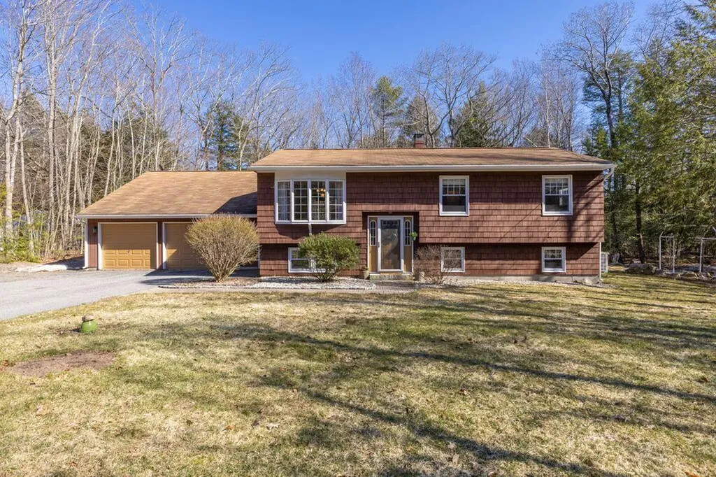 139 Albion Road Windham ME 04062