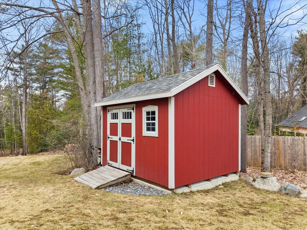 43 Darling Parke Drive Bangor ME 04401
