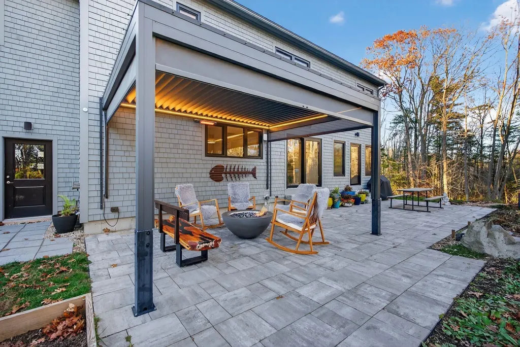 55 Hawthorne Lane South Portland ME 04106