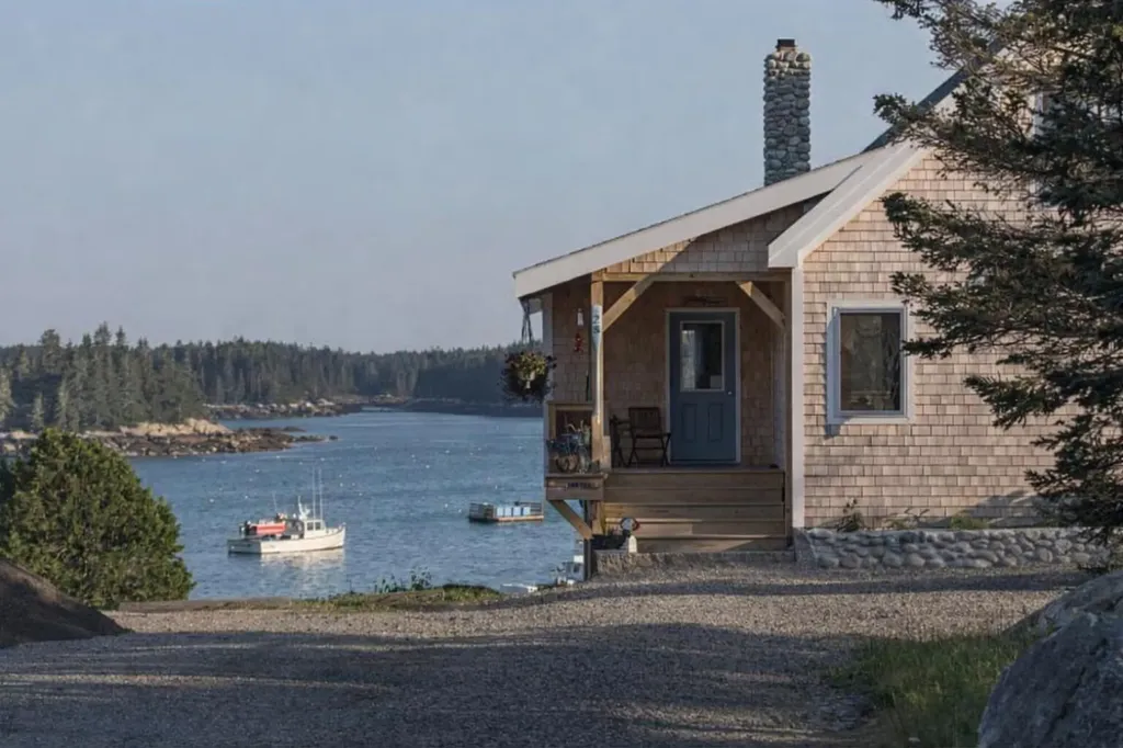 28 City Point Road Vinalhaven ME 04863