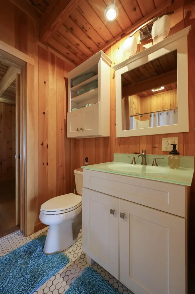 28 City Point Road Vinalhaven ME 04863