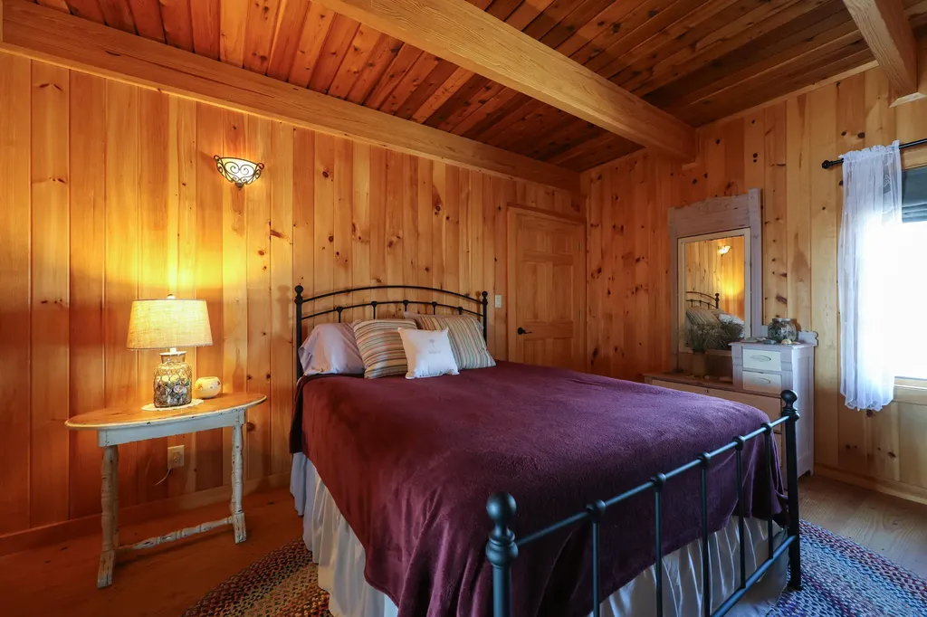 28 City Point Road Vinalhaven ME 04863