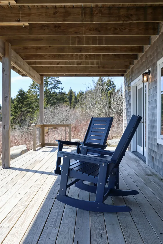 28 City Point Road Vinalhaven ME 04863